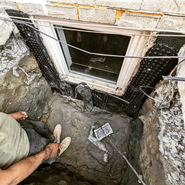 window well drain replacement with foundation waterproofing in brampton! ⚒️🪨💧

#windowwell #windowwells #basementwaterproofing #foundationrepair #foundationrepairspecialists #bramptonbasementwaterproofing #since1975