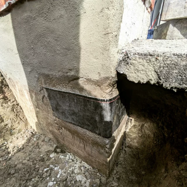 corner foundation repair and carbon fiber reinforcement in brampton! ⚒️🪨💧

#carbonfiber #foundationreinforcement #basementwaterproofing #foundationrepair #foundationrepairspecialists #bramptonbasementrepair #since1975